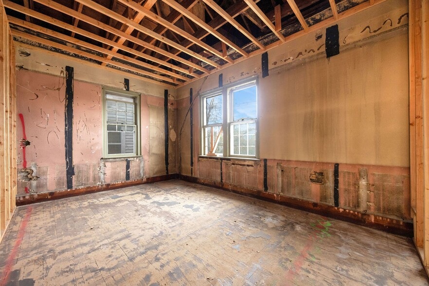 More Photos Of 640 N Broad St, Woodbury Police Fire Station For Sale