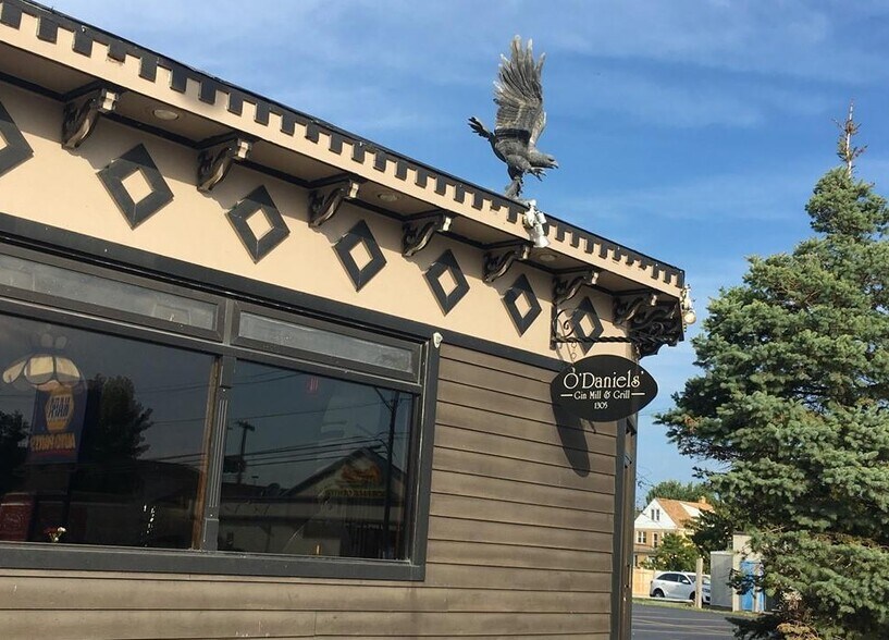More Photos Of 1305 Abbott Rd, Buffalo Restaurant For Sale