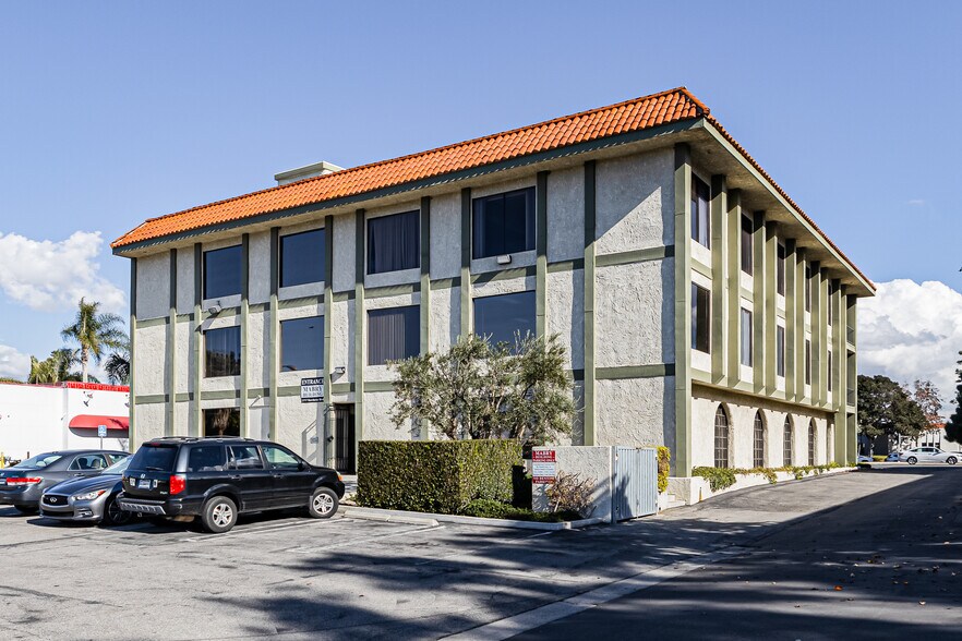 More Photos Of 23717 Hawthorne Blvd, Torrance Office For Lease