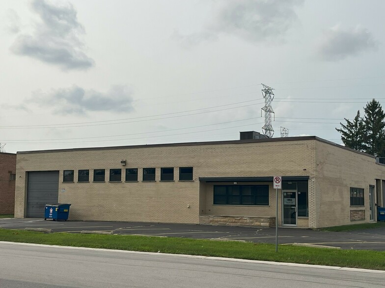 Primary Photo Of 400 W Belden Ave, Addison Warehouse For Lease