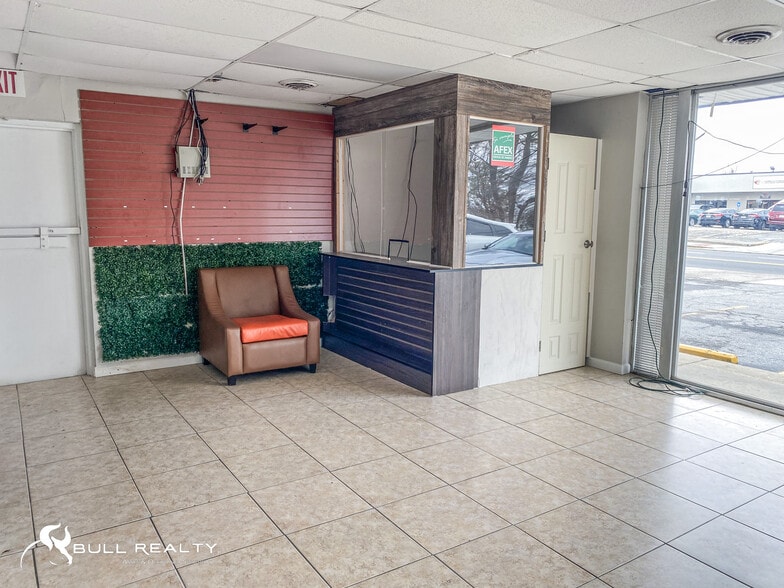 More Photos Of 5891 New Peachtree Rd, Doraville Warehouse For Lease