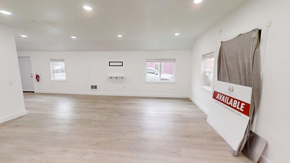 More Photos Of 11518 NE Sandy Blvd, Portland Apartments For Lease