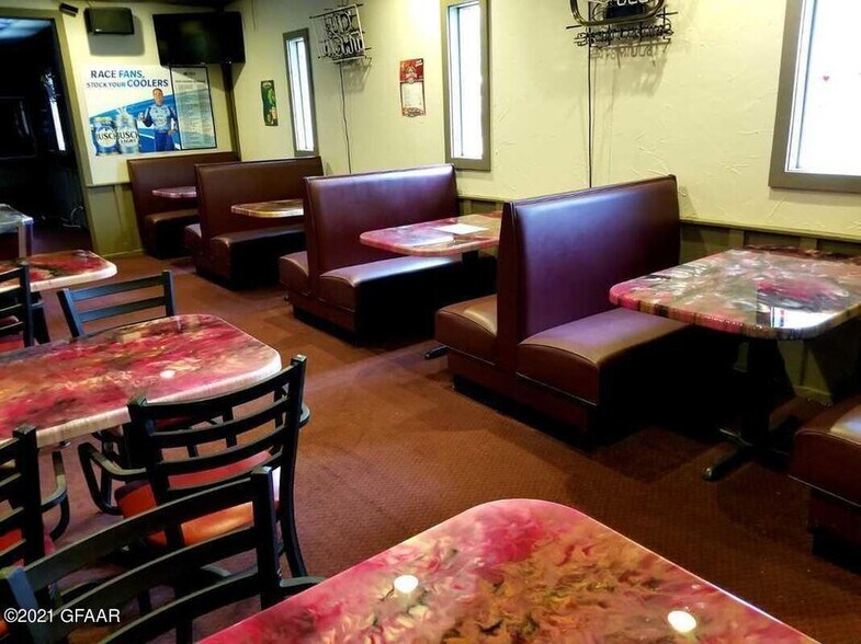 More Photos Of 502 S Division Ave, Cavalier Hotel For Sale