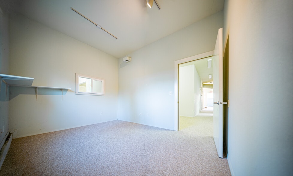 More Photos Of 33845 E 99 Hwy, Tangent Self Storage For Sale