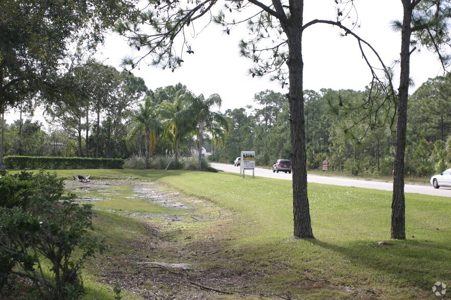 More Photos Of 751 North Dr, Melbourne Flex For Lease