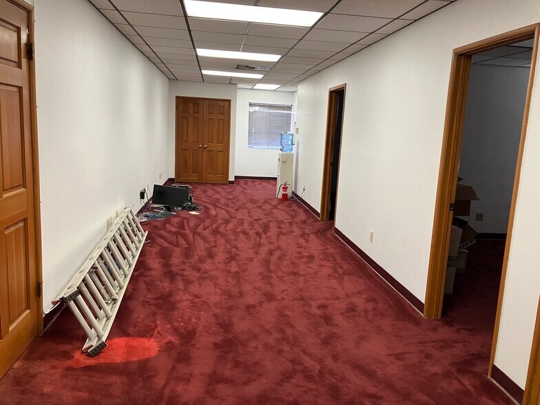 More Photos Of 5840 York Blvd, Los Angeles Office For Sale