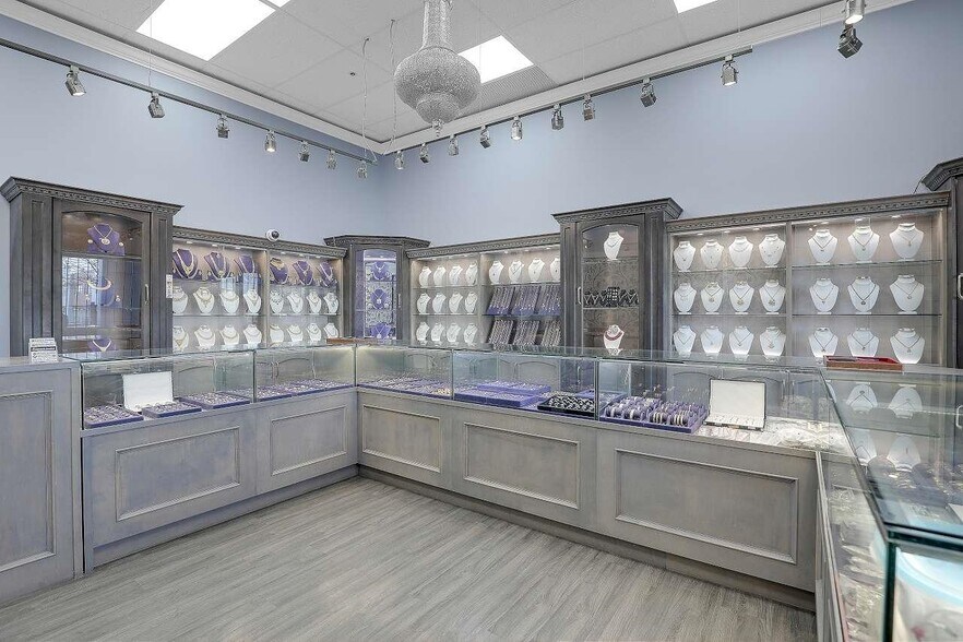 More Photos Of 8028 128th St, Surrey General Retail For Sale