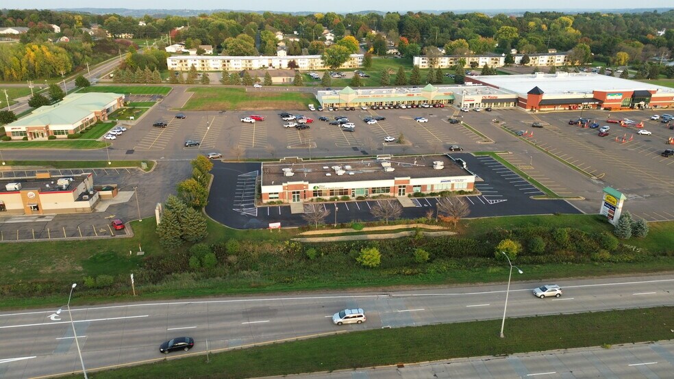 More Photos Of 2741 Clairemont Ave, Eau Claire General Retail For Lease