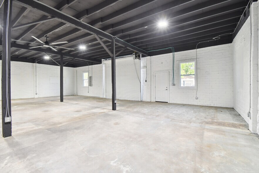 More Photos Of 1704 W Cherry St, Tampa Light Manufacturing For Sale