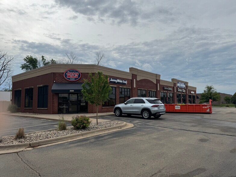 More Photos Of 2000-2010 Jackson St, Oshkosh General Retail For Lease