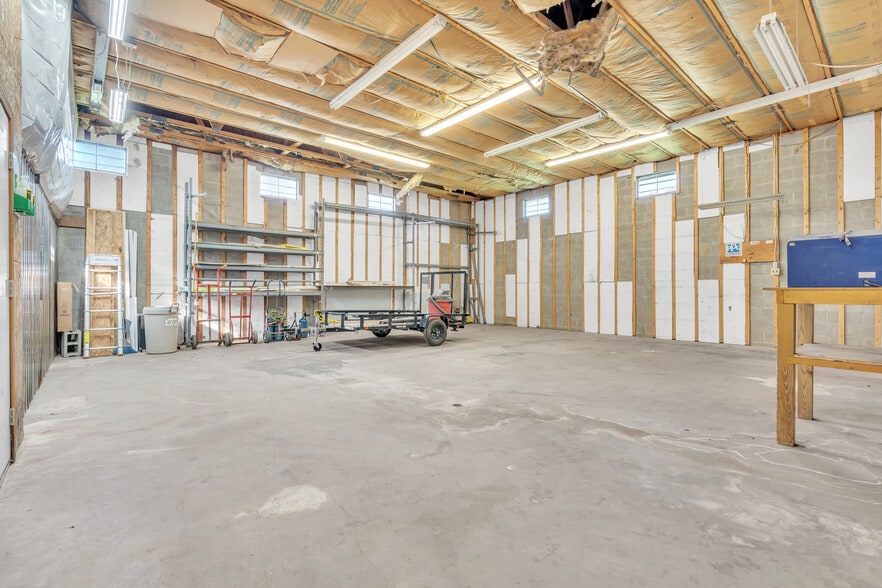 More Photos Of 274 Monroe Ave, New Martinsville Freestanding For Sale