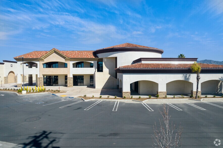 More Photos Of 1778-1950 W Florida Ave, Hemet Unknown For Lease