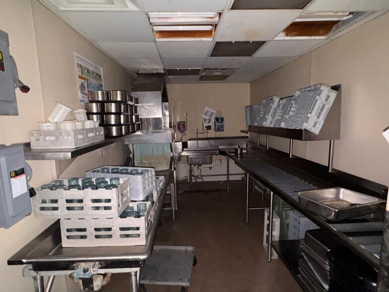 More Photos Of 2439 E Sharon Rd, Cincinnati Restaurant For Sale