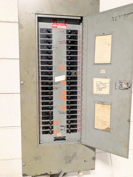 More Photos Of 1469 US Highway 59, Moran Manufacturing For Sale