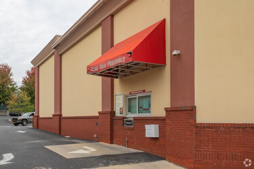 More Photos Of 4051-4055 Hylan Blvd, Staten Island Drugstore For Sale