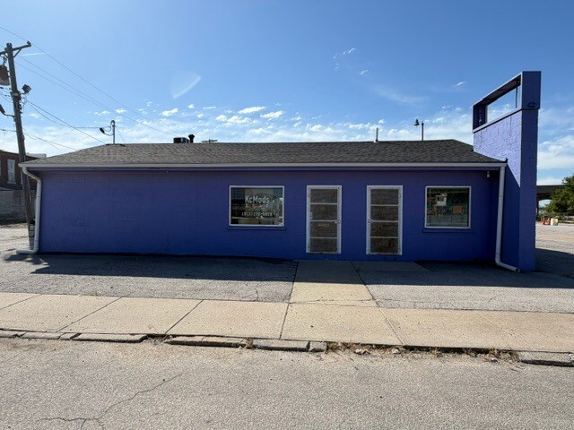 Primary Photo Of 41 Lyon Ave, Kansas City Freestanding For Lease