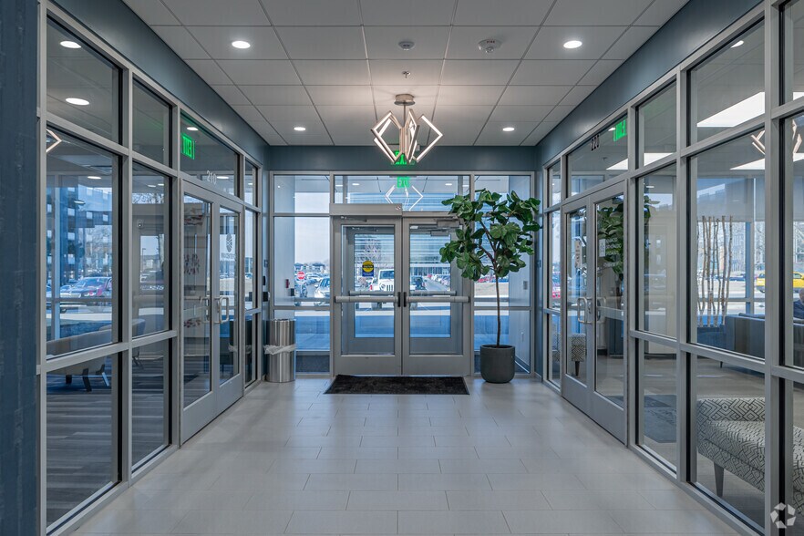 More Photos Of 3721 S Champions Dr, Rogers Medical For Lease