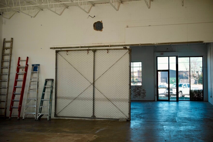 More Photos Of 222 S Kenosha Ave, Tulsa Storefront Retail Office For Lease