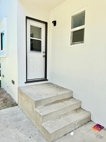 More Photos Of 1112 E Imperial Ave, El Segundo Apartments For Sale
