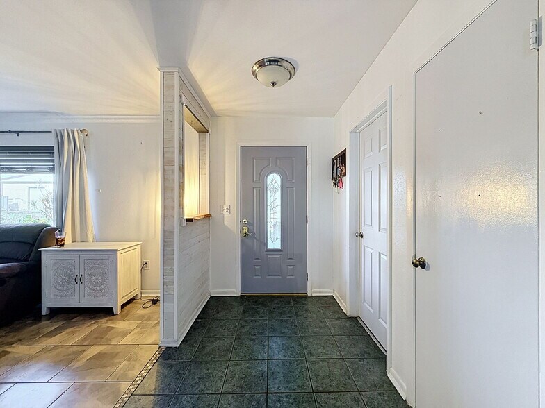 More Photos Of 7813 Leo Kidd Ave, Port Richey Flex For Sale
