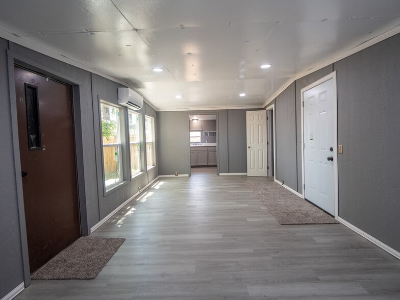 More Photos Of 420 W Johnson St, Norman Multifamily For Sale