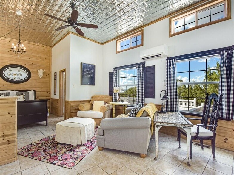 More Photos Of 251 Circle Dr, Wimberley Hospitality For Sale