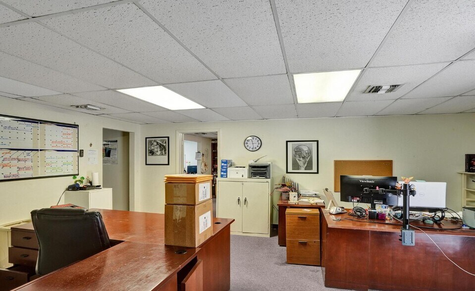 More Photos Of 10269 NW 46th St, Sunrise Light Distribution For Sale