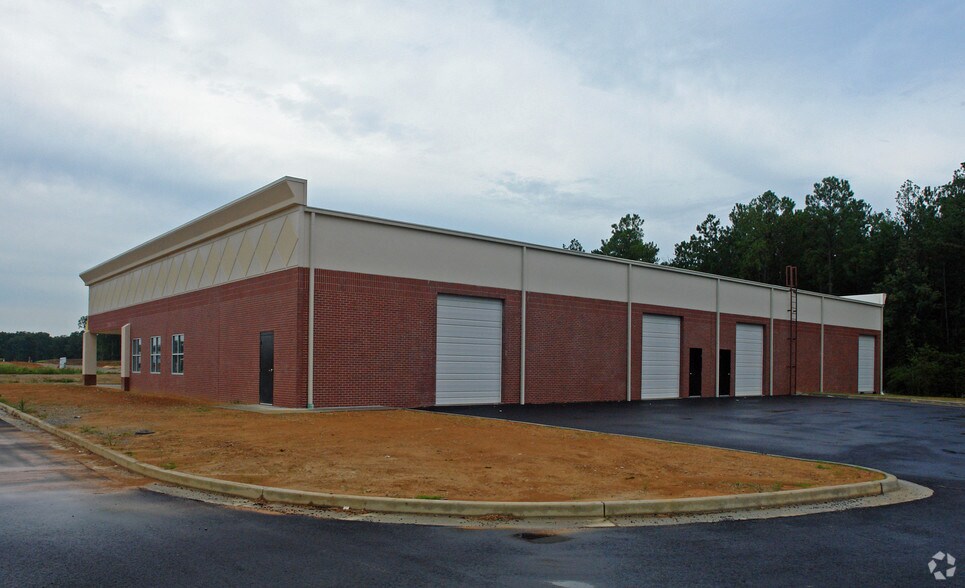 More Photos Of 2001 Techpark Pl, Sandston Light Distribution For Lease