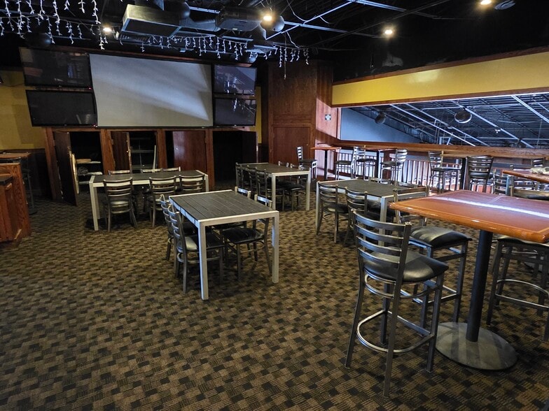 More Photos Of 7625 N La Cholla Blvd, Tucson Restaurant For Lease