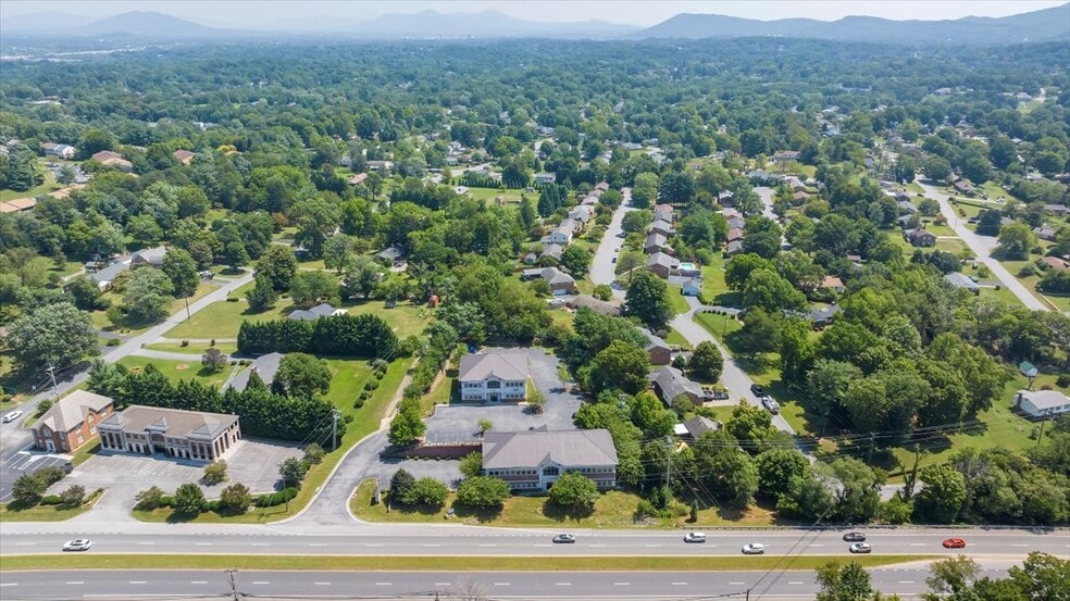 More Photos Of 2408 Electric Rd, Roanoke Medical For Lease