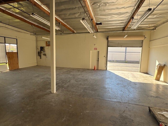 More Photos Of 2520 S Fairview St, Santa Ana Warehouse For Lease