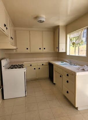 More Photos Of 932 S Gramercy Pl, Los Angeles Apartments For Sale