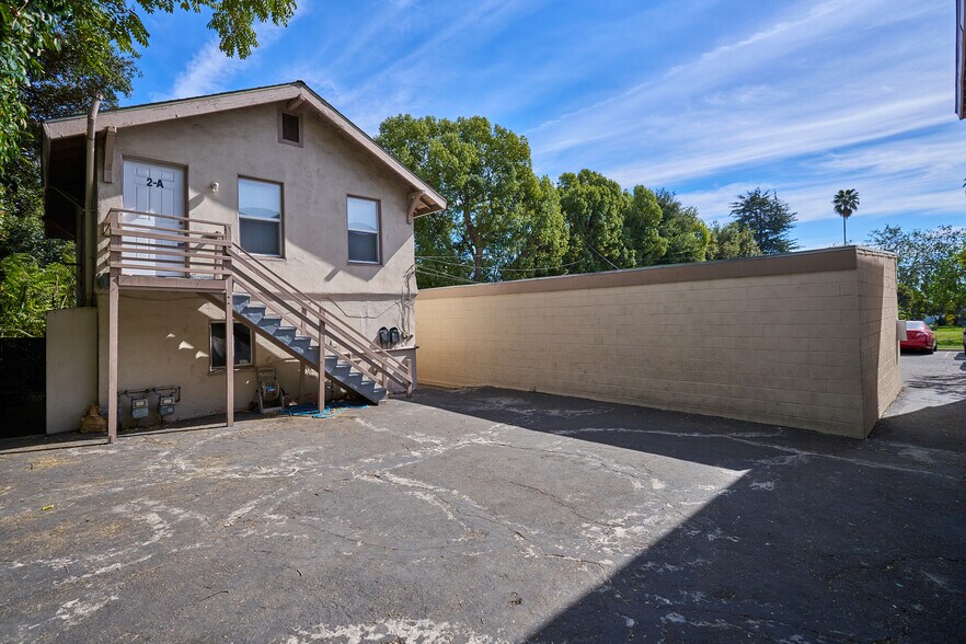 More Photos Of 485 E Washington Blvd, Pasadena Apartments For Sale
