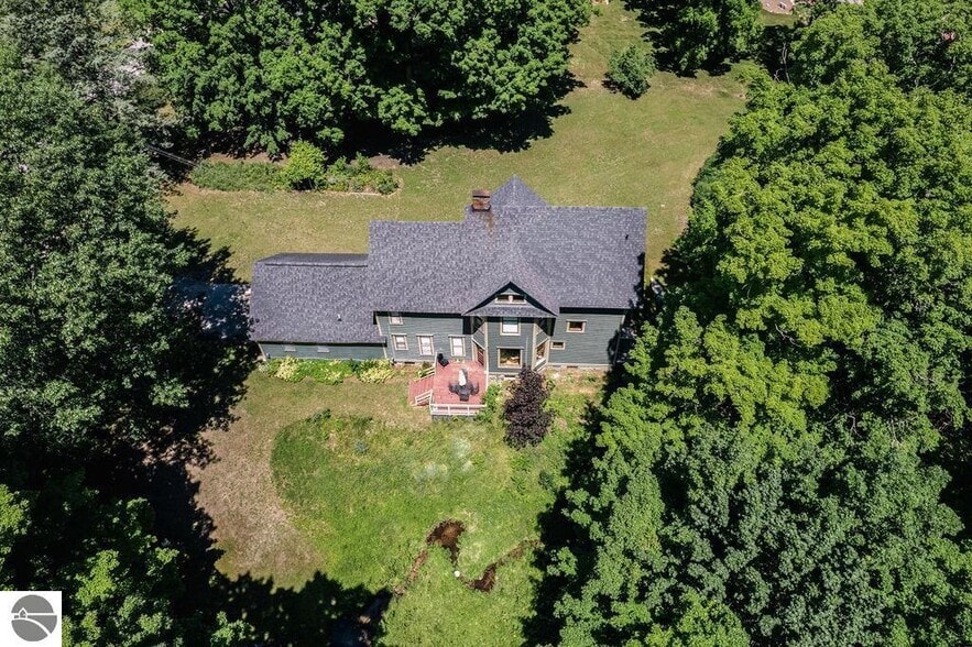 More Photos Of 2287 S Main St, Central Lake Hospitality For Sale