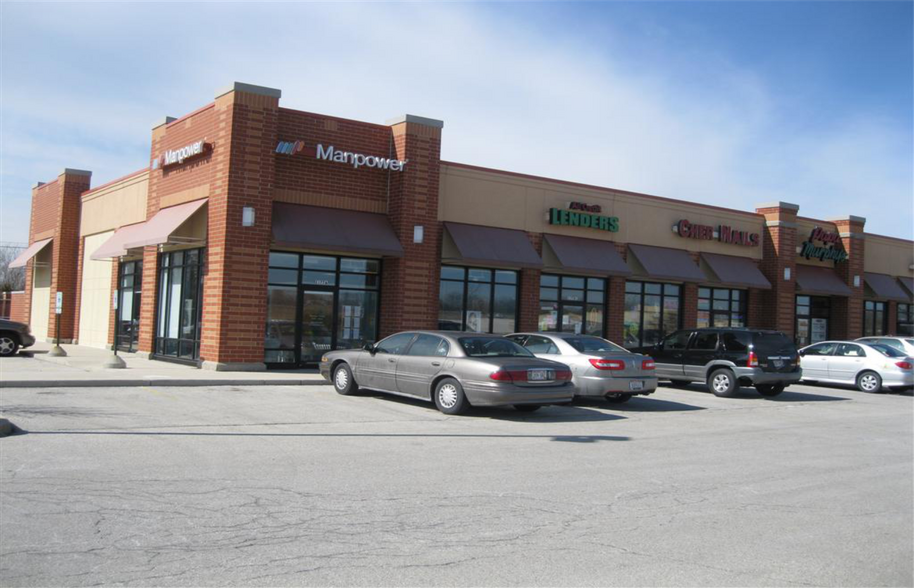 More Photos Of 2177 Silvernail Rd, Pewaukee Freestanding For Sale