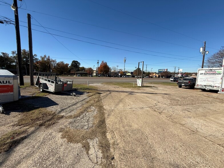 More Photos Of 3718 Troup Hwy, Tyler General Retail For Sale
