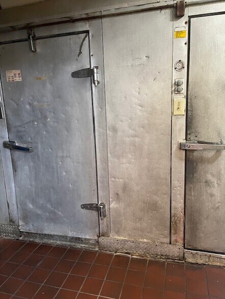 More Photos Of 3009 E Ash St, Goldsboro Restaurant For Sale