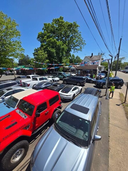 More Photos Of 120 Woodbridge Ave, Highland Park Auto Dealership For Sale