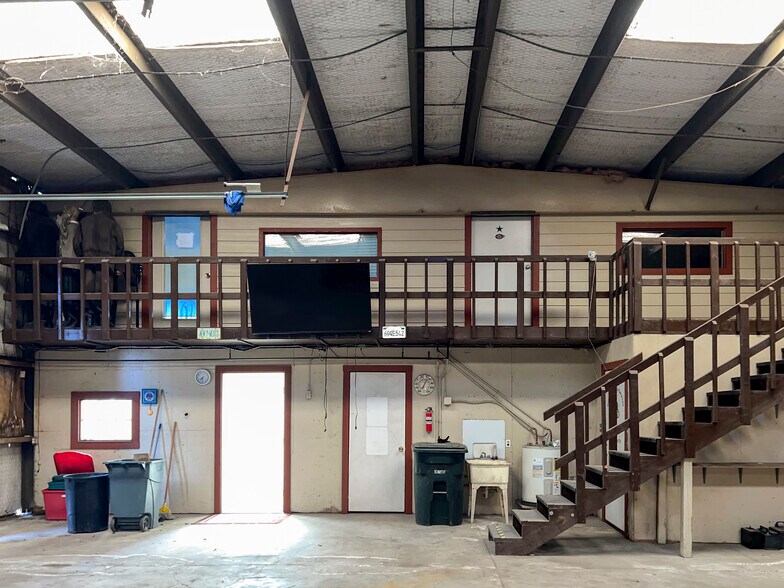 More Photos Of 4818 Gemini St, Corpus Christi Warehouse For Sale