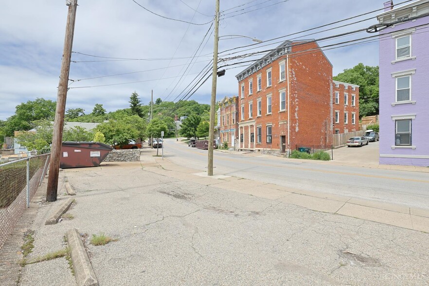 More Photos Of 2108 Central Pky, Cincinnati Loft Creative Space For Sale