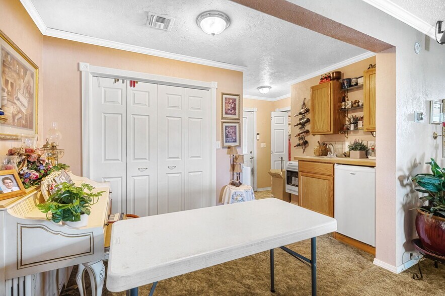 More Photos Of 10277 N 2130 Rd, Foss Convenience Store For Sale