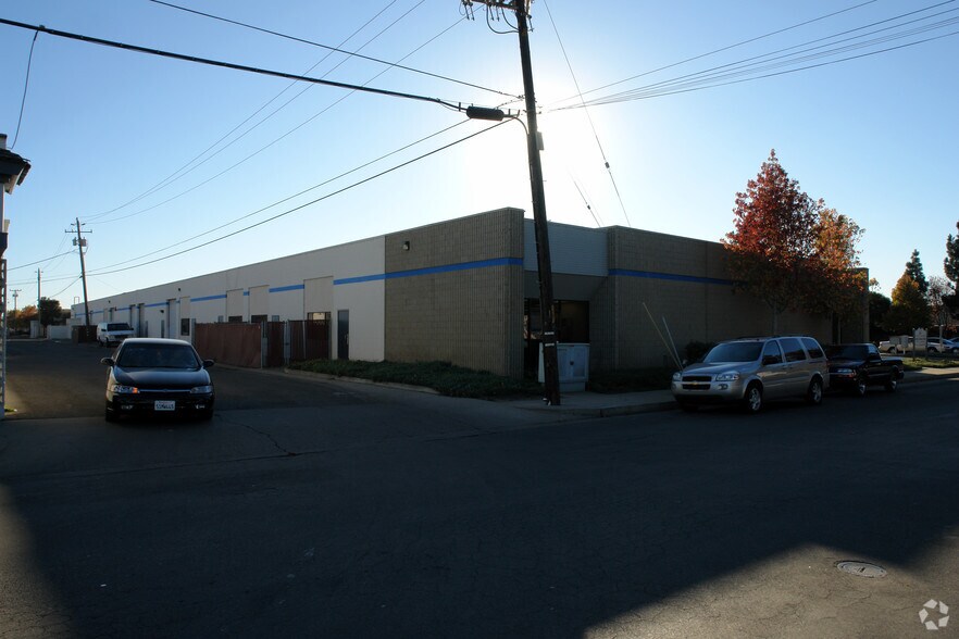 More Photos Of 402 Farnel Rd, Santa Maria Light Manufacturing For Sale