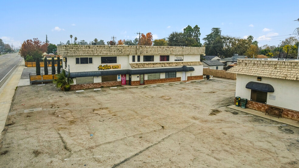 More Photos Of 1656 Oak St, Bakersfield General Retail For Lease