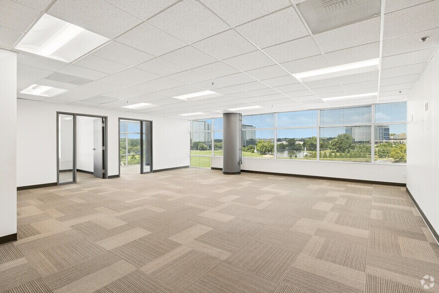 More Photos Of 7171 W 95th St, Overland Park Unknown For Lease