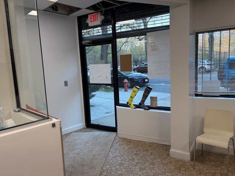 More Photos Of 6543 Broadway, Bronx Coworking Space