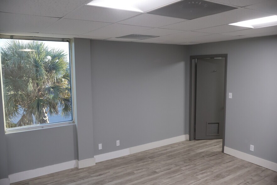 More Photos Of 3001 SW 10th St, Pompano Beach Coworking Space