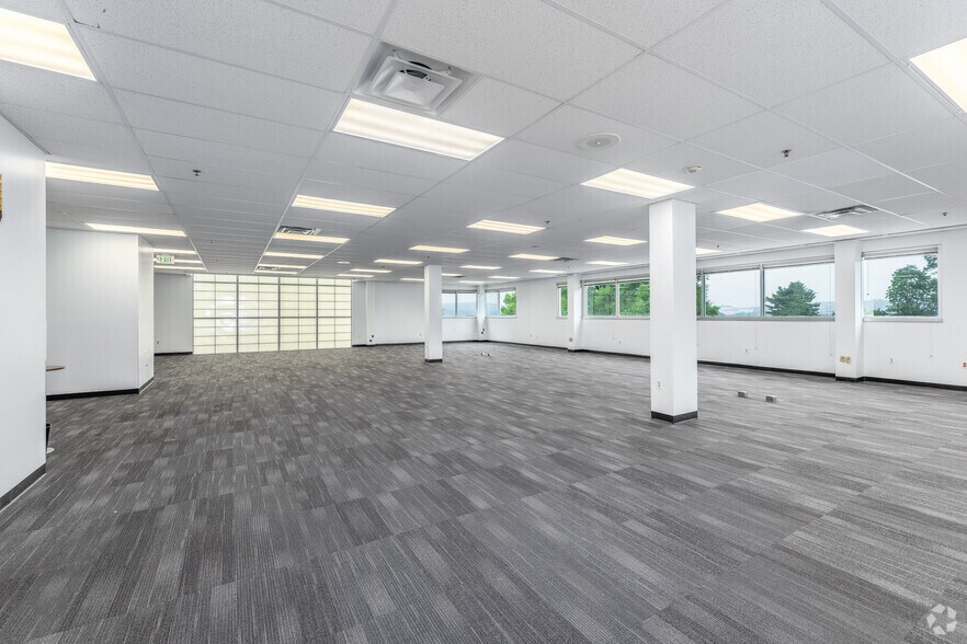 More Photos Of 10755 York Rd, Cockeysville Office For Sale