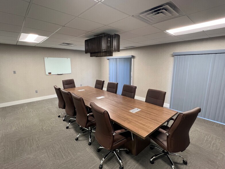 More Photos Of 4110 Southpoint Blvd, Jacksonville Coworking Space