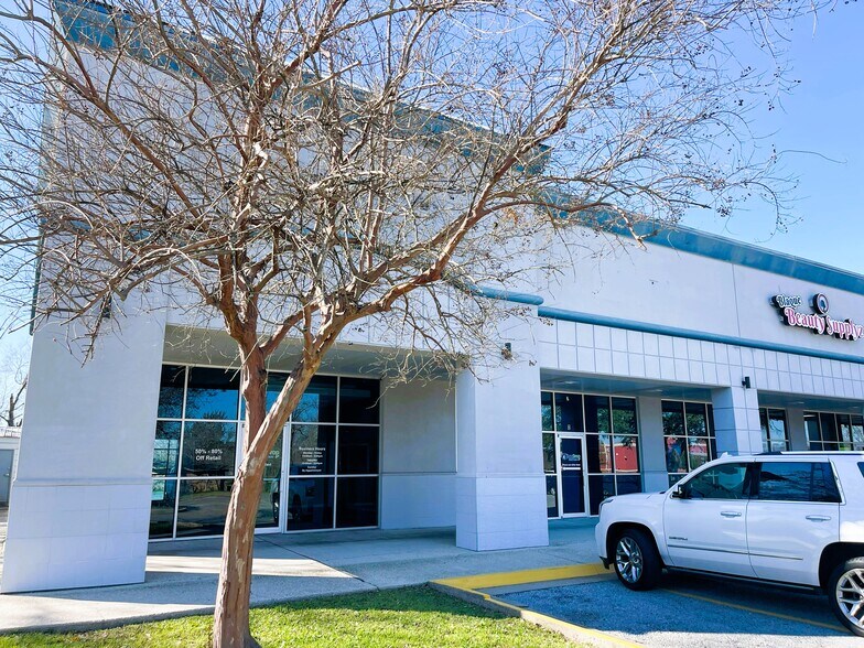 More Photos Of 5810 Main St, Zachary Unknown For Lease