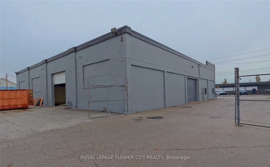 More Photos Of 1877 Walker Rd, Windsor Manufacturing For Lease